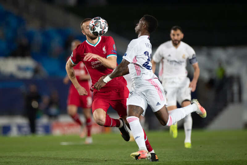 线外佯装突 线外佯装突