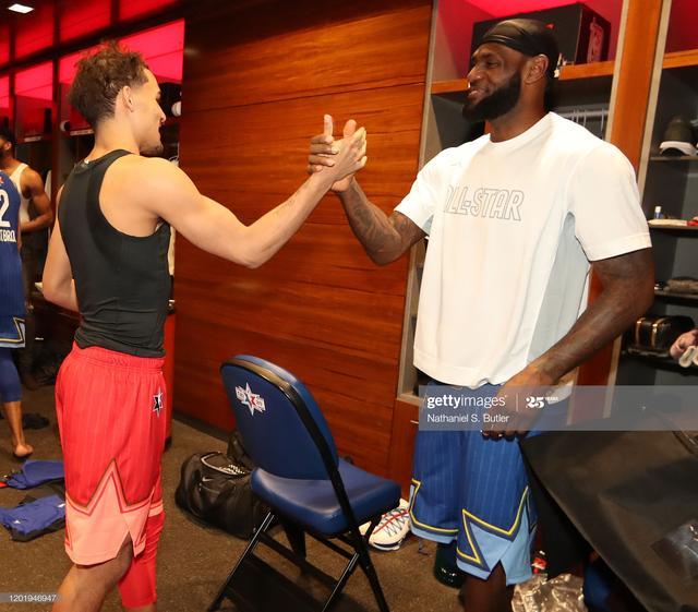 在产业与文 在产业与文